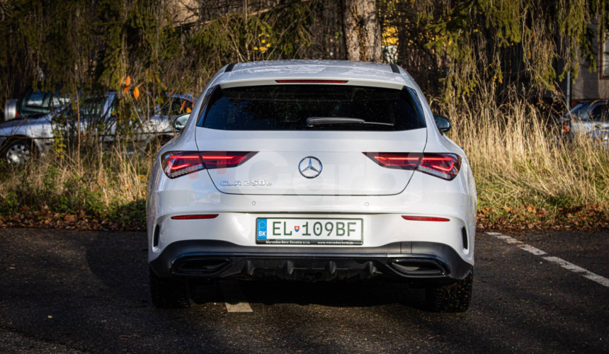 Mercedes-Benz CLA Shooting Brake 250e SB AMG, Burmester, Ambient, Servis grátis, Slovenské
