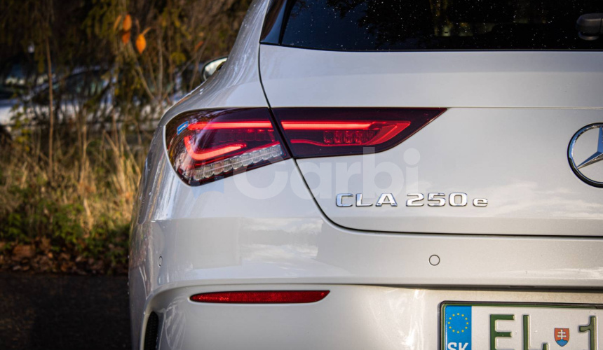 Mercedes-Benz CLA Shooting Brake 250e SB AMG, Burmester, Ambient, Servis grátis, Slovenské