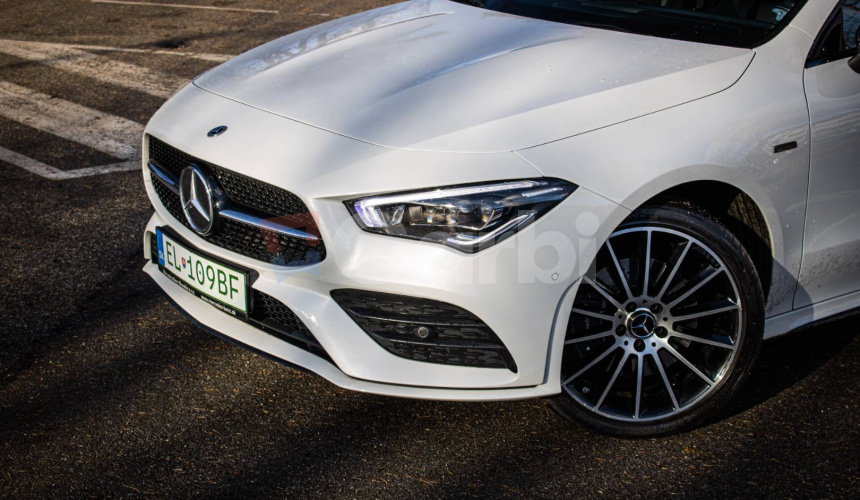 Mercedes-Benz CLA Shooting Brake 250e SB AMG, Burmester, Ambient, Servis grátis, Slovenské