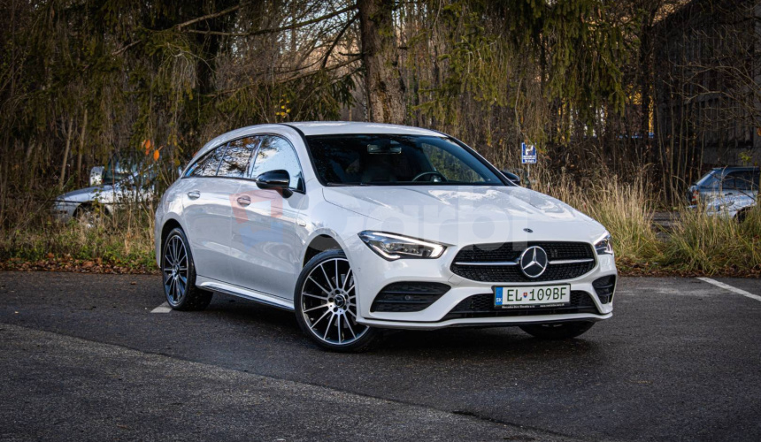 Mercedes-Benz CLA Shooting Brake 250e SB AMG, Burmester, Ambient, Servis grátis, Slovenské