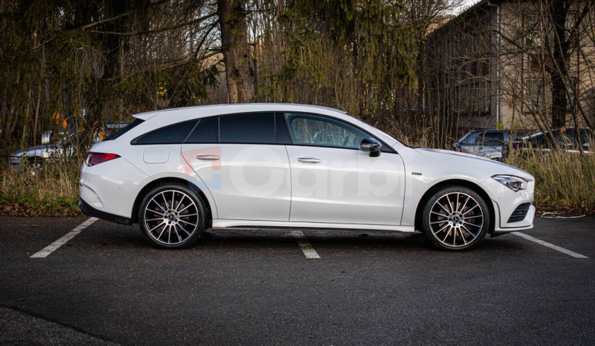 Mercedes-Benz CLA Shooting Brake 250e SB AMG, Burmester, Ambient, Servis grátis, Slovenské