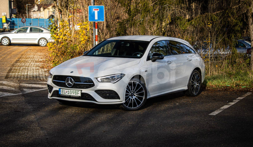 Mercedes-Benz CLA Shooting Brake 250e SB AMG, Burmester, Ambient, Servis grátis, Slovenské