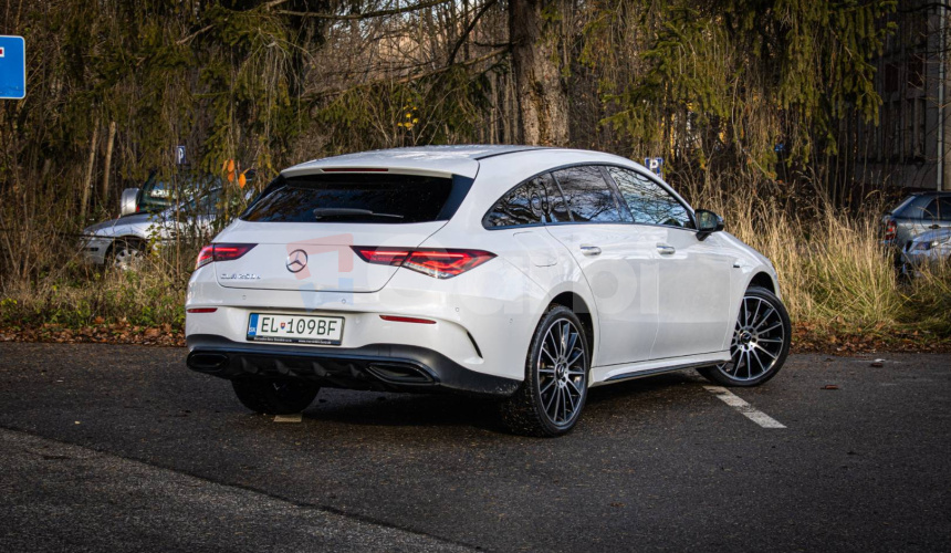 Mercedes-Benz CLA Shooting Brake 250e SB AMG, Burmester, Ambient, Servis grátis, Slovenské
