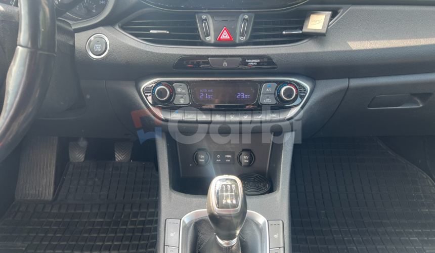 Hyundai i30 i 30