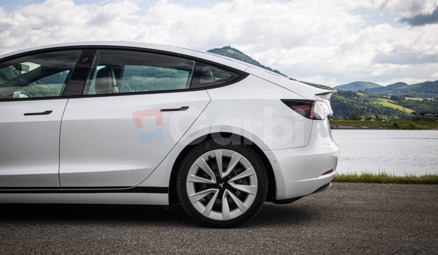 Tesla Model 3 Long Range Refresh 86% SOH, Matrix LED, Tepelko, odpočet DPH