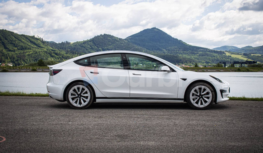 Tesla Model 3 Long Range Refresh 86% SOH, Matrix LED, Tepelko, odpočet DPH