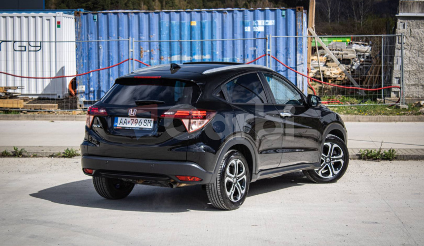 Honda HR-V 1.5 i-VTEC Executive CVT, 1. Majiteľ, Slovenské, Nelakované, V záruke