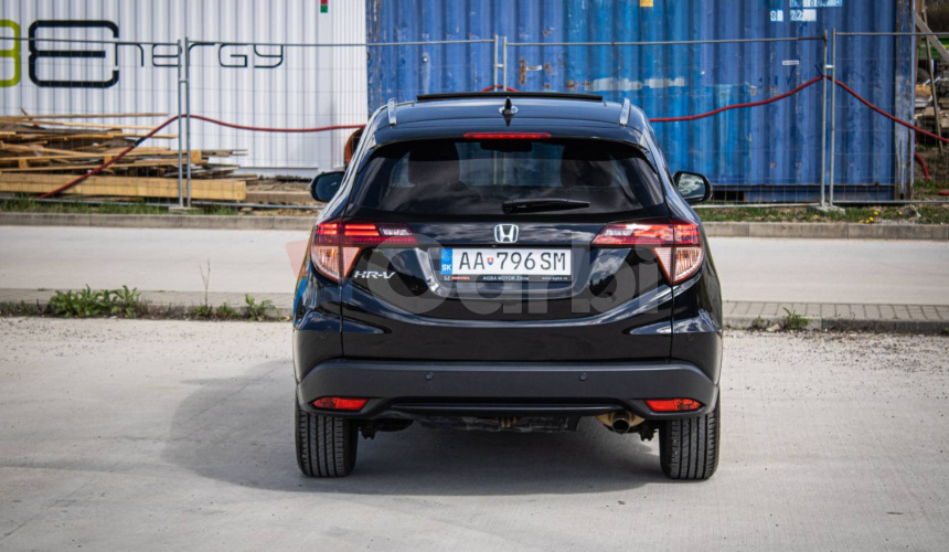 Honda HR-V 1.5 i-VTEC Executive CVT, 1. Majiteľ, Slovenské, Nelakované, V záruke