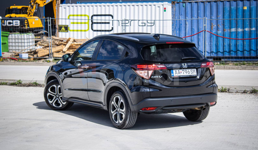 Honda HR-V 1.5 i-VTEC Executive CVT, 1. Majiteľ, Slovenské, Nelakované, V záruke