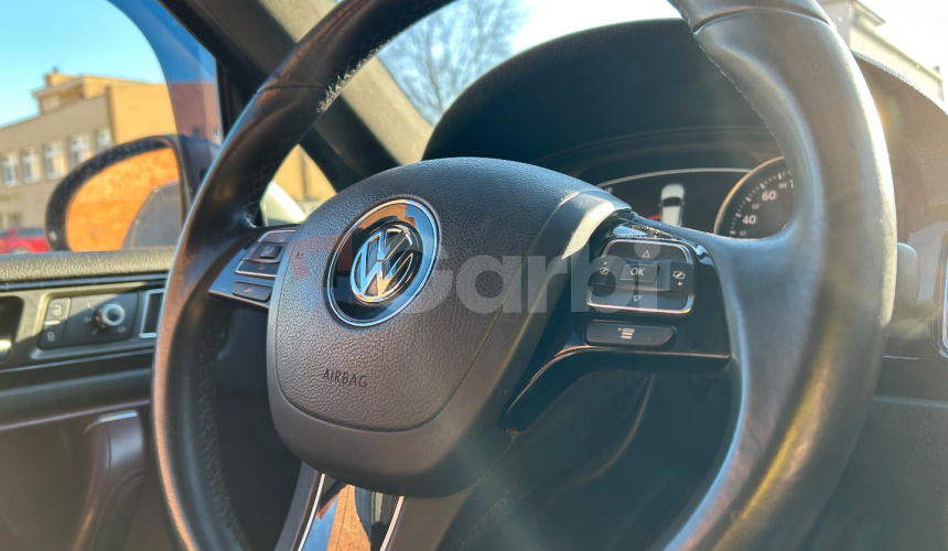 Volkswagen Touareg V6