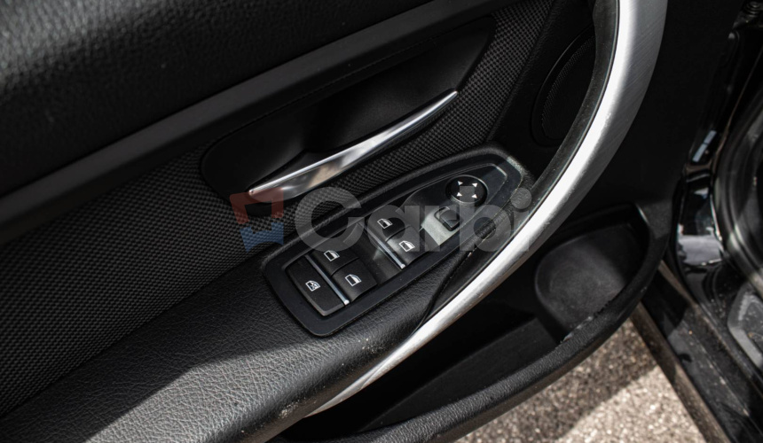 BMW Rad 3 Touring 330i xDrive M Sport A/T