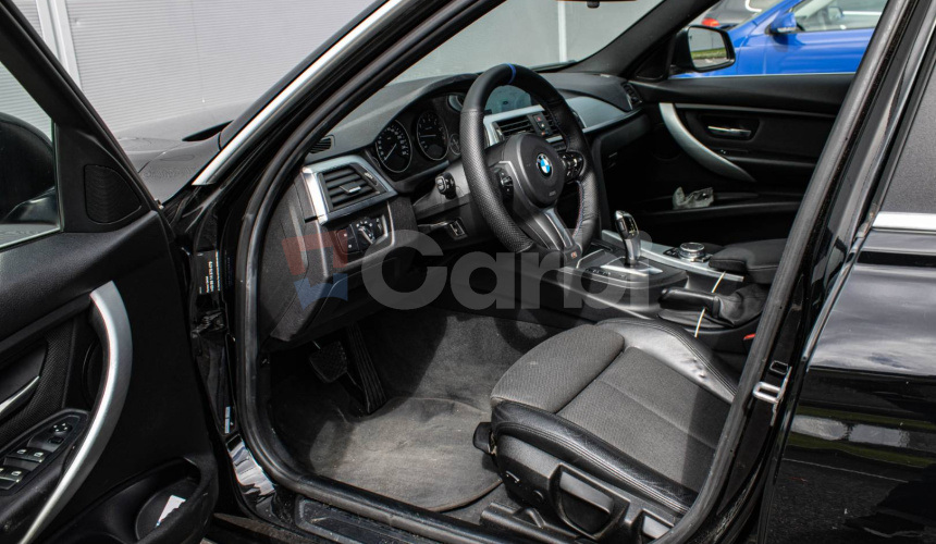 BMW Rad 3 Touring 330i xDrive M Sport A/T
