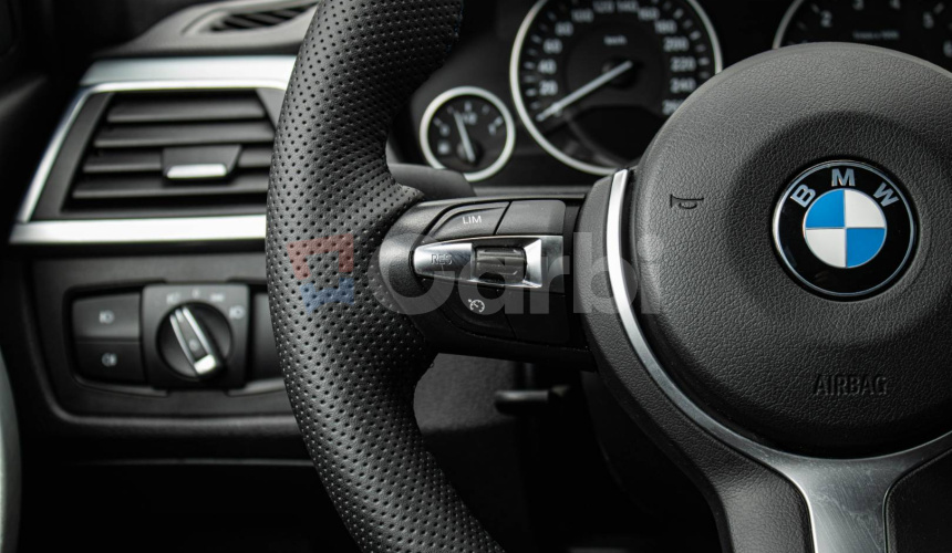 BMW Rad 3 Touring 330i xDrive M Sport A/T