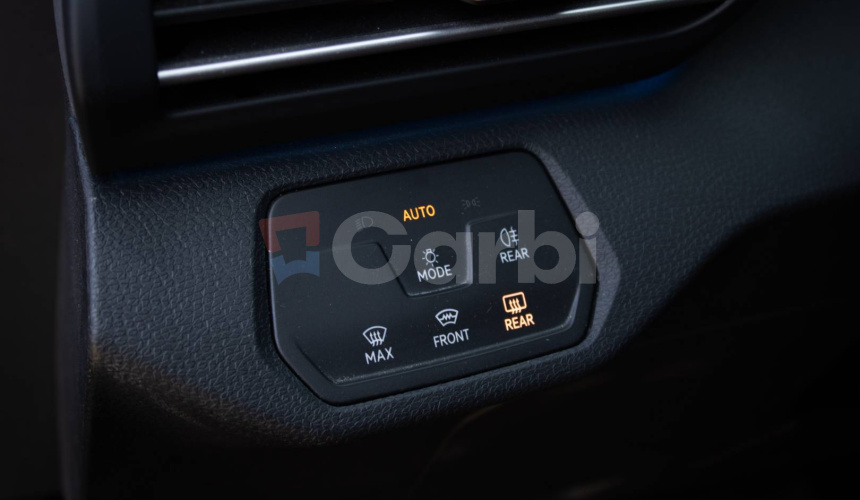 Volkswagen ID.4 Pro Performance 1st edition, super výbava, tepelné čerpadlo,nelakované, el ťažn