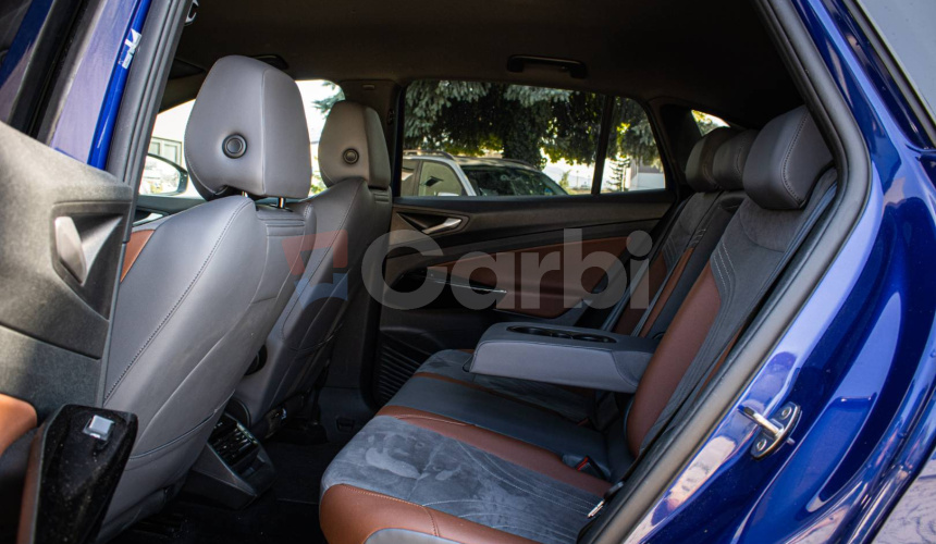 Volkswagen ID.4 Pro Performance 1st edition, super výbava, tepelné čerpadlo,nelakované, el ťažn