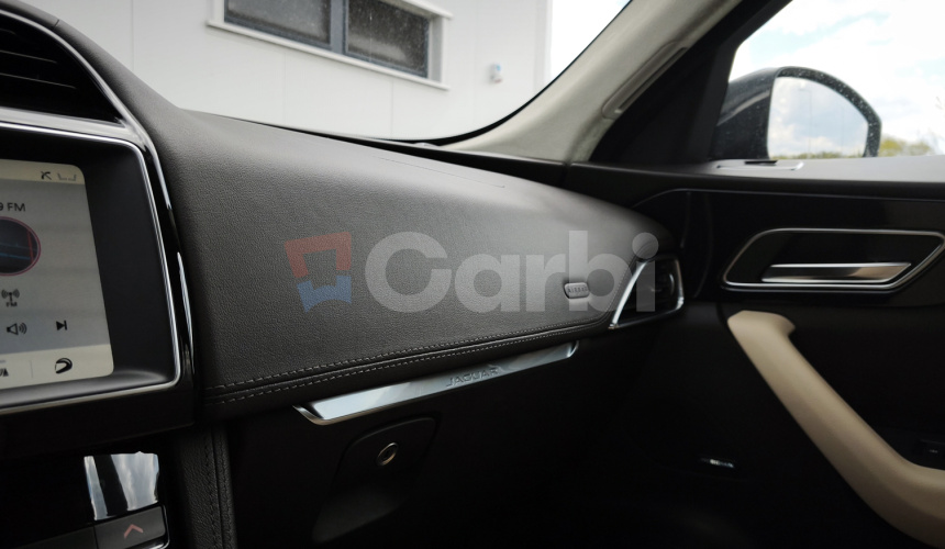 Jaguar F-Pace 2.0 I4 P250 Prestige AWD