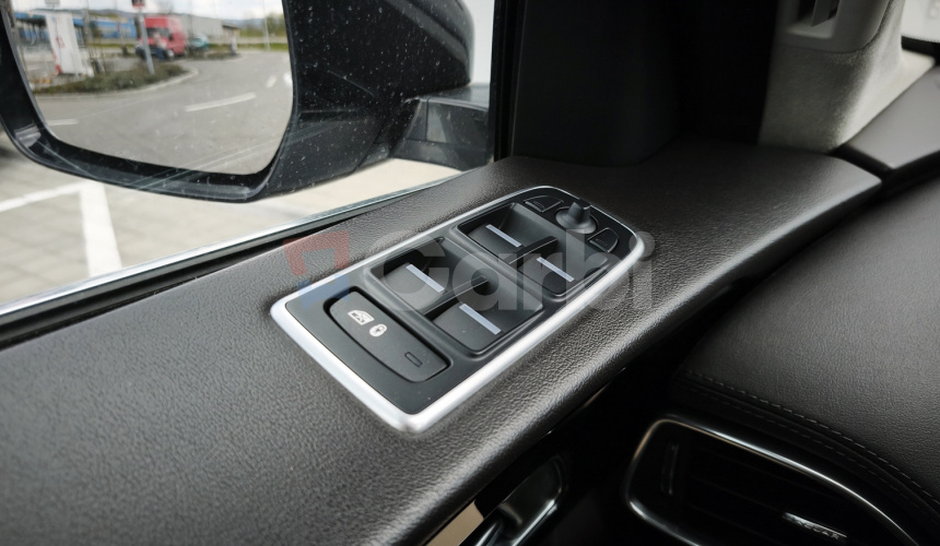 Jaguar F-Pace 2.0 I4 P250 Prestige AWD