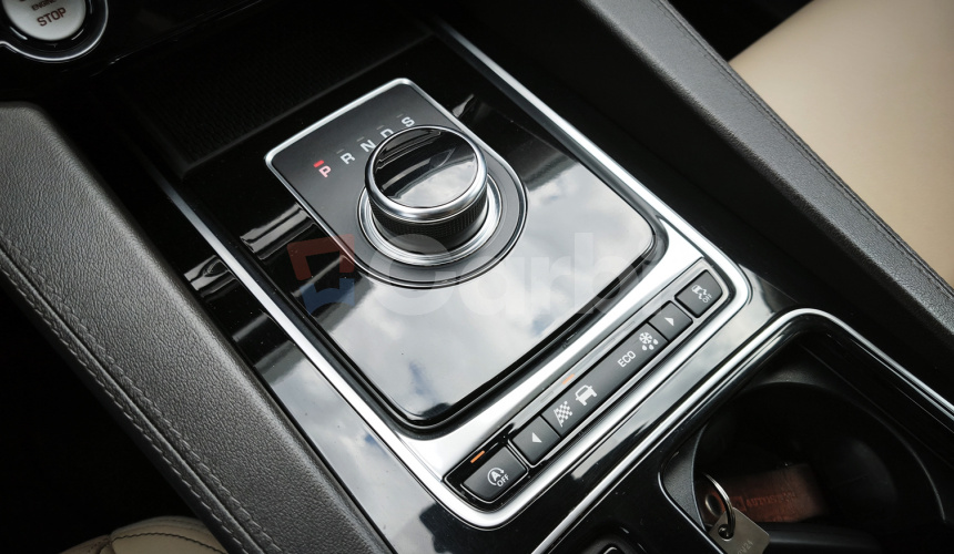 Jaguar F-Pace 2.0 I4 P250 Prestige AWD