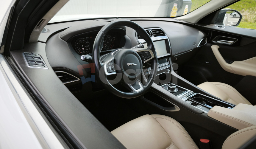 Jaguar F-Pace 2.0 I4 P250 Prestige AWD
