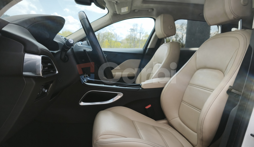 Jaguar F-Pace 2.0 I4 P250 Prestige AWD