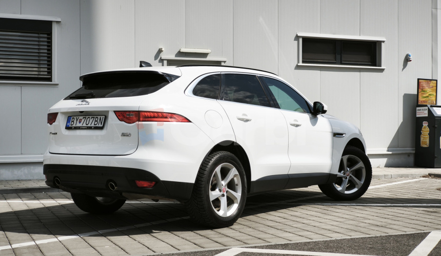 Jaguar F-Pace 2.0 I4 P250 Prestige AWD