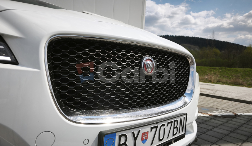 Jaguar F-Pace 2.0 I4 P250 Prestige AWD