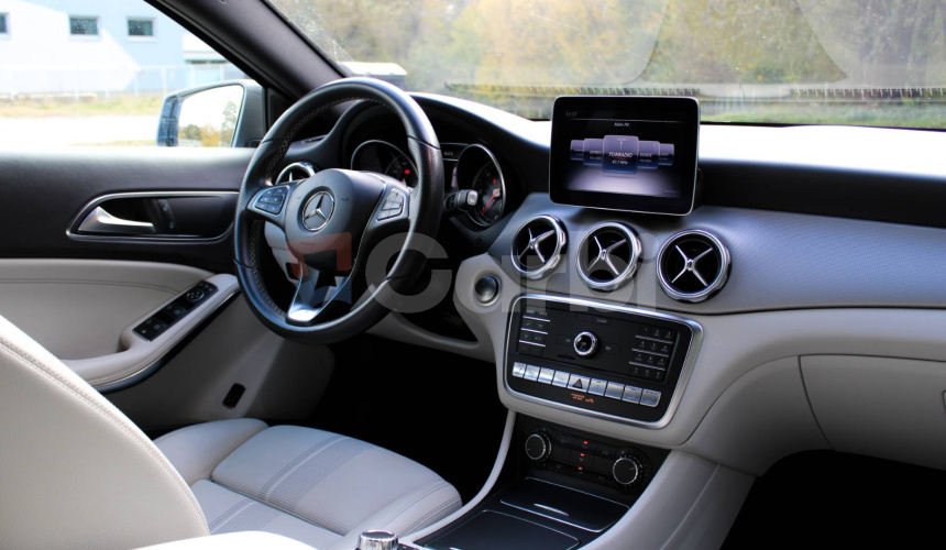 Mercedes-Benz GLA 200 d 4MATIC A/T