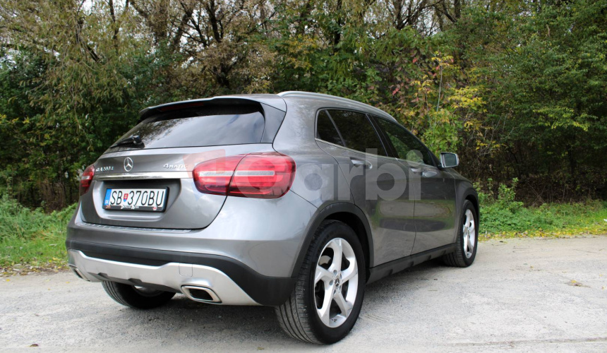 Mercedes-Benz GLA 200 d 4MATIC A/T