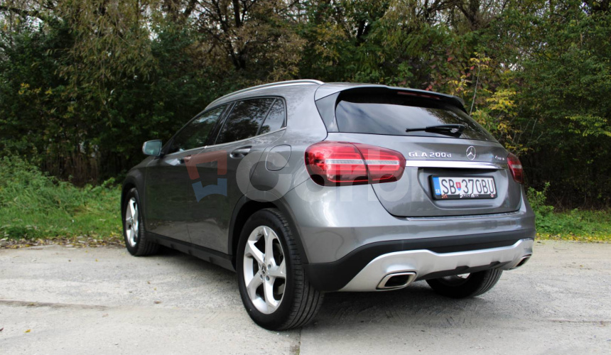 Mercedes-Benz GLA 200 d 4MATIC A/T