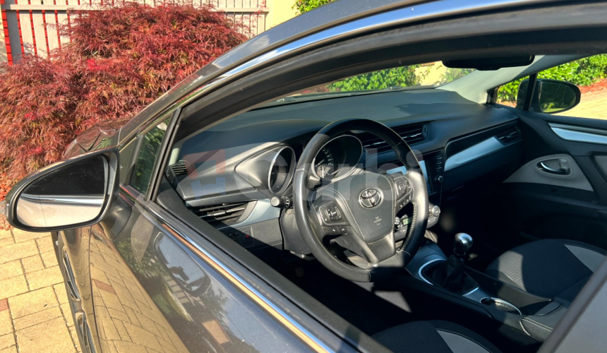 Toyota Avensis 2,0 d4d 105kW kombi