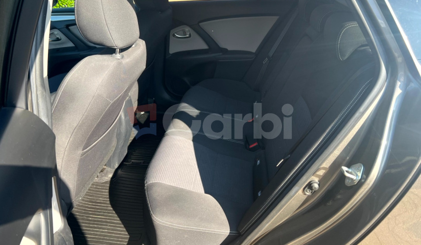 Toyota Avensis 2,0 d4d 105kW kombi