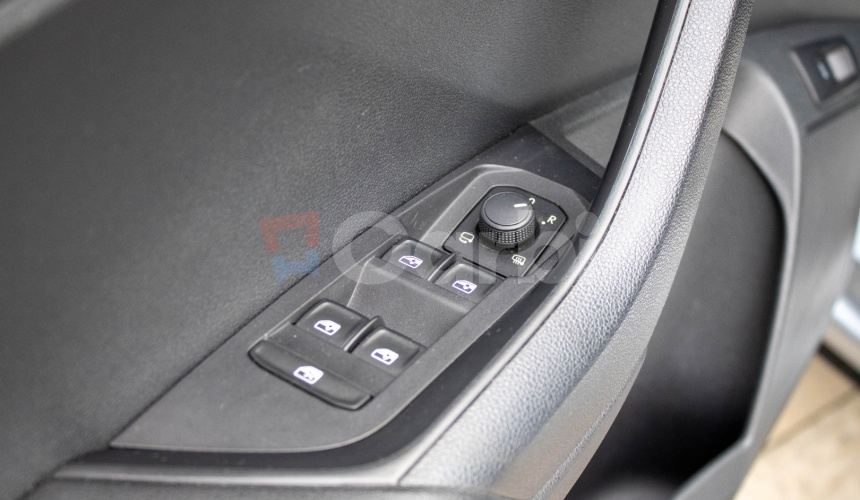 Škoda Karoq 1.6 TDI Style DSG, Virtual, Kamera, Navi