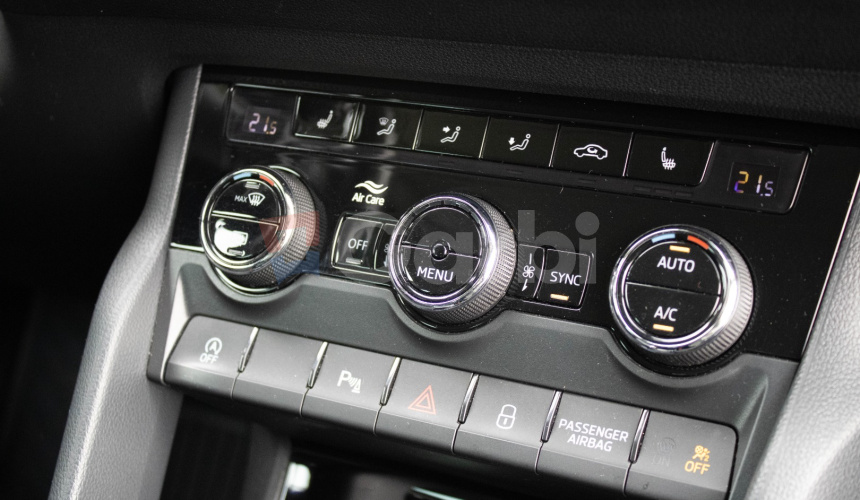 Škoda Karoq 1.6 TDI Style DSG, Virtual, Kamera, Navi