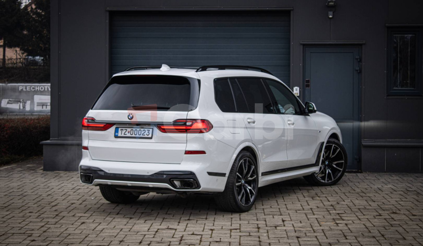 BMW X7 40d xDrive Msport, Servis grátis, Laser, soft-close, Pano sky lounge, DPH