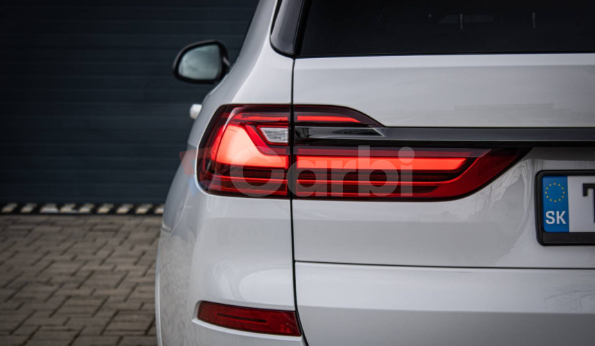 BMW X7 40d xDrive Msport, Servis grátis, Laser, soft-close, Pano sky lounge, DPH