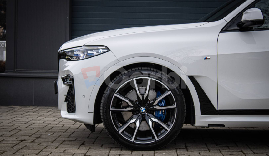 BMW X7 40d xDrive Msport, Servis grátis, Laser, soft-close, Pano sky lounge, DPH