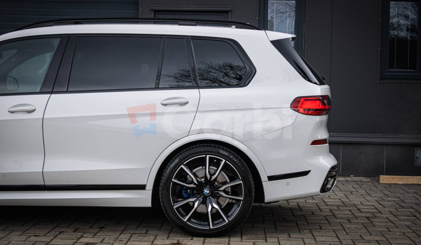 BMW X7 40d xDrive Msport, Servis grátis, Laser, soft-close, Pano sky lounge, DPH