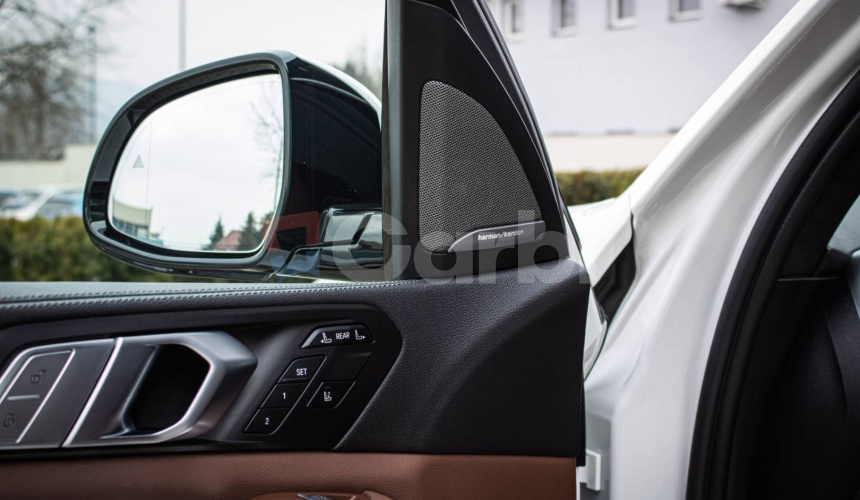 BMW X7 40d xDrive Msport, Servis grátis, Laser, soft-close, Pano sky lounge, DPH