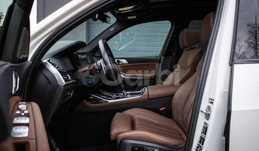 BMW X7 40d xDrive Msport, Servis grátis, Laser, soft-close, Pano sky lounge, DPH