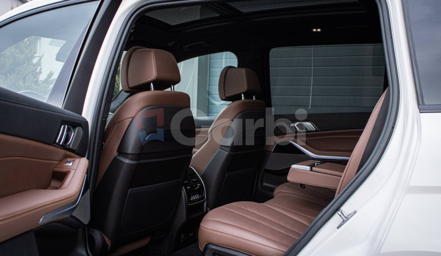 BMW X7 40d xDrive Msport, Servis grátis, Laser, soft-close, Pano sky lounge, DPH