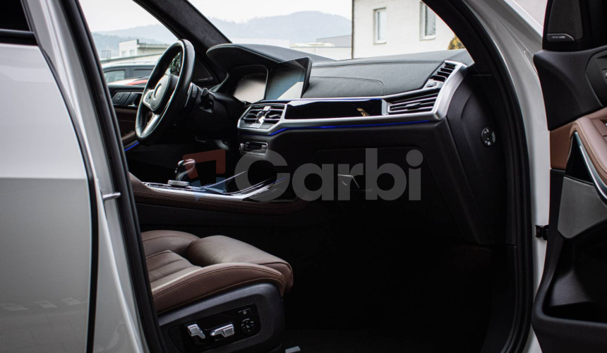 BMW X7 40d xDrive Msport, Servis grátis, Laser, soft-close, Pano sky lounge, DPH