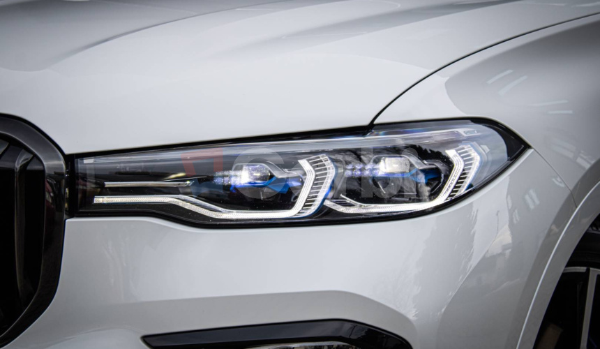 BMW X7 40d xDrive Msport, Servis grátis, Laser, soft-close, Pano sky lounge, DPH