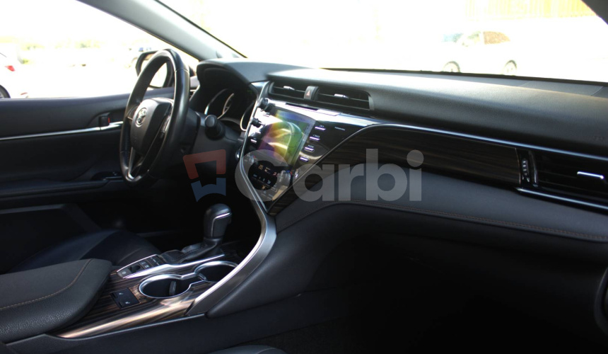 Toyota Camry 2.5 hybrid (ben+hev), 131kw, CVT, Executive