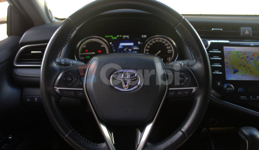 Toyota Camry 2.5 hybrid (ben+hev), 131kw, CVT, Executive
