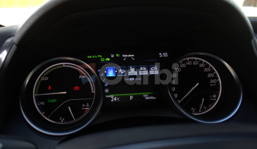 Toyota Camry 2.5 hybrid (ben+hev), 131kw, CVT, Executive