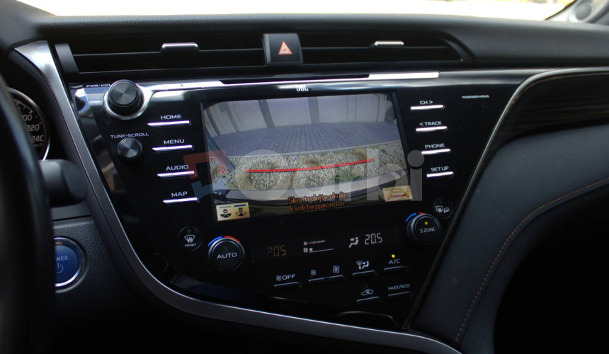 Toyota Camry 2.5 hybrid (ben+hev), 131kw, CVT, Executive