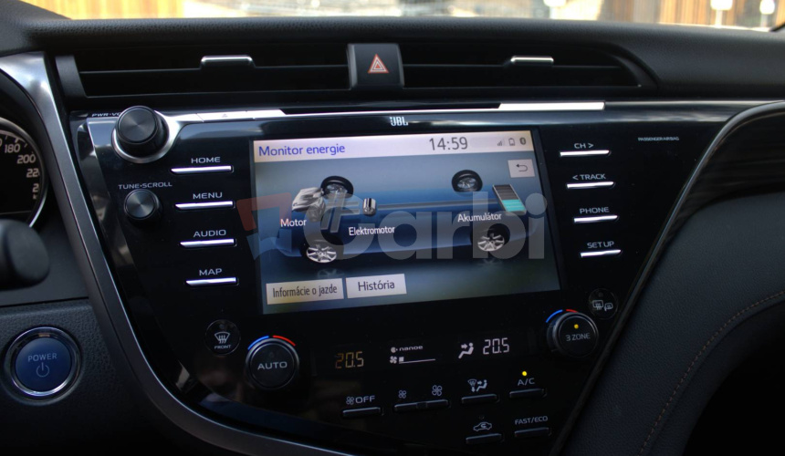Toyota Camry 2.5 hybrid (ben+hev), 131kw, CVT, Executive