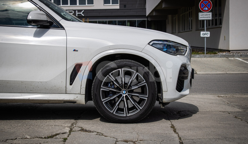 BMW X5 30d xDrive MSport, Laser, Nelakované, HUD, ŤZ, Coffe interiér, Swarowski, 360