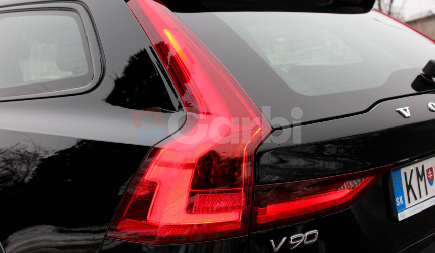Volvo V90 CC D4 2.0L Cross Country Pro AWD A/T