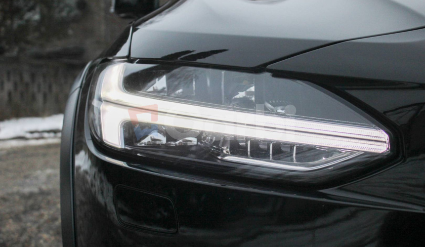 Volvo V90 CC D4 2.0L Cross Country Pro AWD A/T